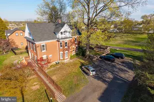 270 Broad St, Spring City, PA 19475 - Photo 4