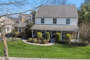 2 Parkside Dr, Elverson, PA 19520 - Photo 2