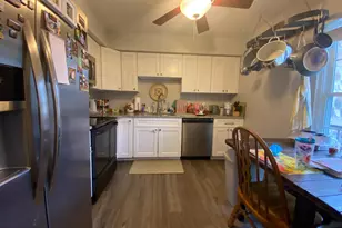 240 Valley Stream Ln, Tredyffrin, PA 19087 - Photo 2