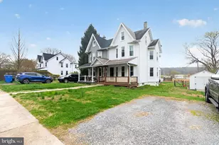 62 E 2nd Ave, Parkesburg, PA 19365 - Photo 2