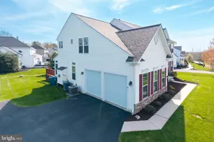 306 Winchester Ln, West Grove, PA 19390 - Photo 4