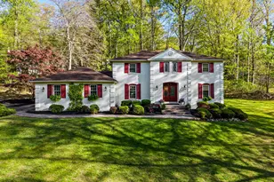 346 N Woodmont Dr, Downingtown, PA 19335 - Photo 2