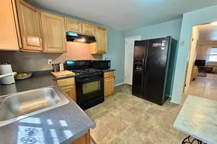 898 Woodlawn Ave, Phoenixville, PA 19460 - Photo 6