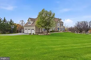 8 Deerfield Dr, Malvern, PA 19355 - Photo 2