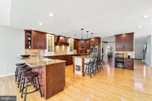 205 Maplewood Dr, Phoenixville, PA 19460 - Photo 10