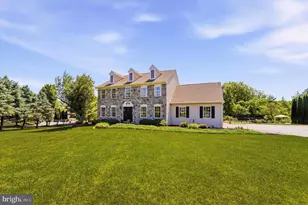 205 Maplewood Dr, Phoenixville, PA 19460 - Photo 2