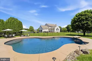 205 Maplewood Dr, Phoenixville, PA 19460 - Photo 34