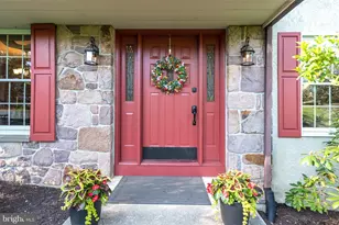 1813 Alyssa Ln, Pottstown, PA 19465 - Photo 4