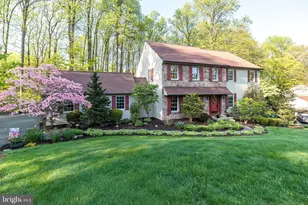 1813 Alyssa Ln, Pottstown, PA 19465 - Photo 2