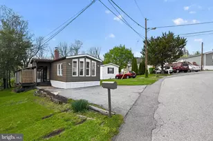 122 Penn Dr, Coatesville, PA 19320 - Photo 2
