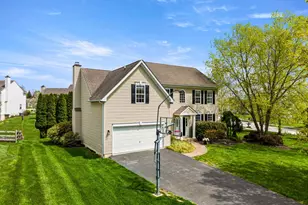205 Hidden Creek Dr, Downingtown, PA 19335 - Photo 2