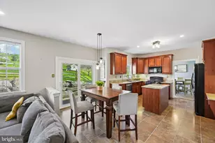 404 Country Edge Cir, Downingtown, PA 19335 - Photo 10