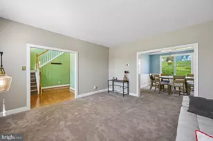 404 Country Edge Cir, Downingtown, PA 19335 - Photo 6