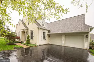 371 Applebrook Dr, Malvern, PA 19355 - Photo 2