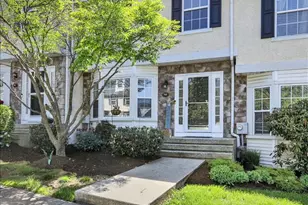702 Coventry Pointe Ln, Pottstown, PA 19465 - Photo 2