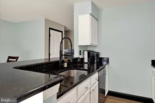 702 Coventry Pointe Ln, Pottstown, PA 19465 - Photo 8