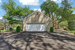 1675 Waterglen Dr, West Chester, PA 19382 - Photo 4
