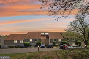 106 Harvest Ln, Phoenixville, PA 19460 - Photo 2