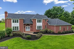 296 Hickory Dr, Kennett Square, PA 19348 - Photo 2