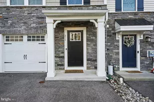 211 Sugar Maple Square, Downingtown, PA 19335 - Photo 2