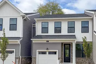 42 Grayson Ln, Downingtown, PA 19335 - Photo 4