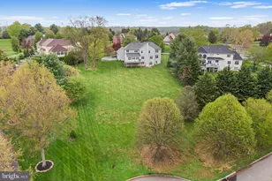 327 Twin Pond Dr, West Chester, PA 19382 - Photo 2