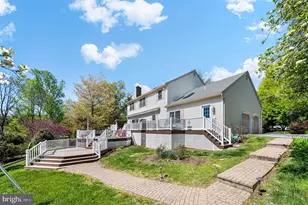 111 Brookhollow Dr, Downingtown, PA 19335 - Photo 2