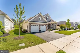 732 Reading Cir, Phoenixville, PA 19460 - Photo 2