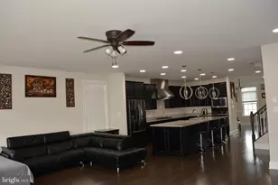 847 Stonecliffe Rd, Malvern, PA 19355 - Photo 2