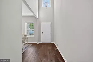 815 S Haines Cir, Downingtown, PA 19335 - Photo 2