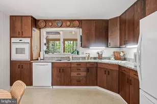 388 Castlewood Dr, Devon, PA 19333 - Photo 18