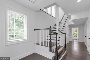 17 Grey Ct, Berwyn, PA 19312 - Photo 2