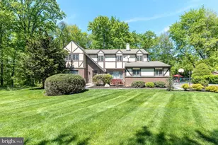 1 Joanna Dr, Malvern, PA 19355 - Photo 2