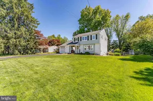 120 Lakeview Dr, Exton, PA 19341 - Photo 2