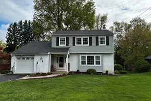 120 Lakeview Dr, Exton, PA 19341 - Photo 1