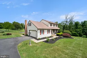 155 Freedom Valley Cir, Coatesville, PA 19320 - Photo 2