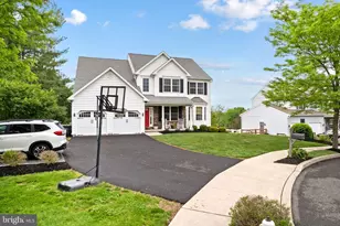 1012 Country Walk Dr, Pottstown, PA 19465 - Photo 4