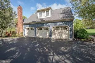 30 Spring Hill Ln, Phoenixville, PA 19460 - Photo 2