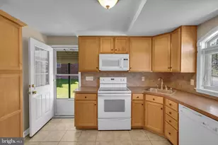 348 Madison St, Coatesville, PA 19320 - Photo 12