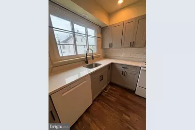 379 E Chestnut St #2, Coatesville, PA 19320 - Photo 6
