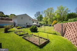 233 Poplar St, Spring City, PA 19475 - Photo 8