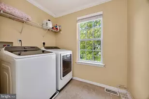 25 N Danbury Cir, Coatesville, PA 19320 - Photo 16