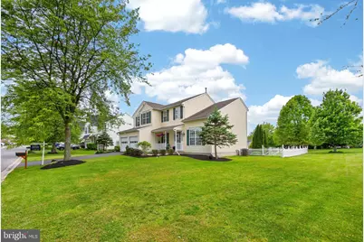25 N Danbury Circle, Coatesville, PA 19320 - Photo 2