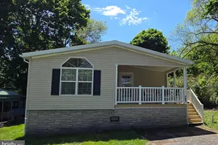 787 W Main St, Coatesville, PA 19320 - Photo 2