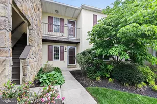 119 Valley Stream Cir, Chesterbrook, PA 19087 - Photo 2