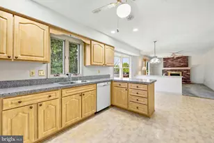 100 Noble Dr, Downingtown, PA 19335 - Photo 8