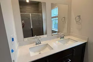 704 Peony Ln, Spring City, PA 19475 - Photo 10