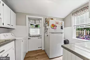 438 W 1st Ave, Parkesburg, PA 19365 - Photo 12