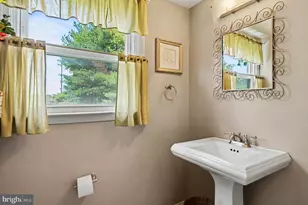 102 Heather Hill Dr, Downingtown, PA 19335 - Photo 18