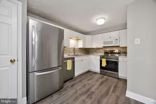 348 Barclay St, Coatesville, PA 19320 - Photo 10